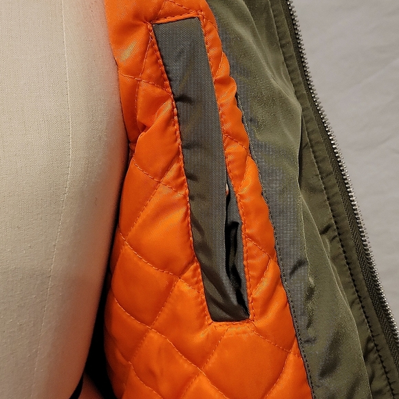 UGG Bomber Jacket - Picture 5 of 7